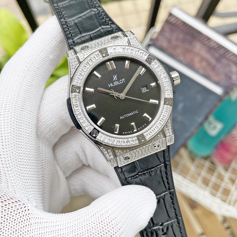 Hublot Classic Fusion White