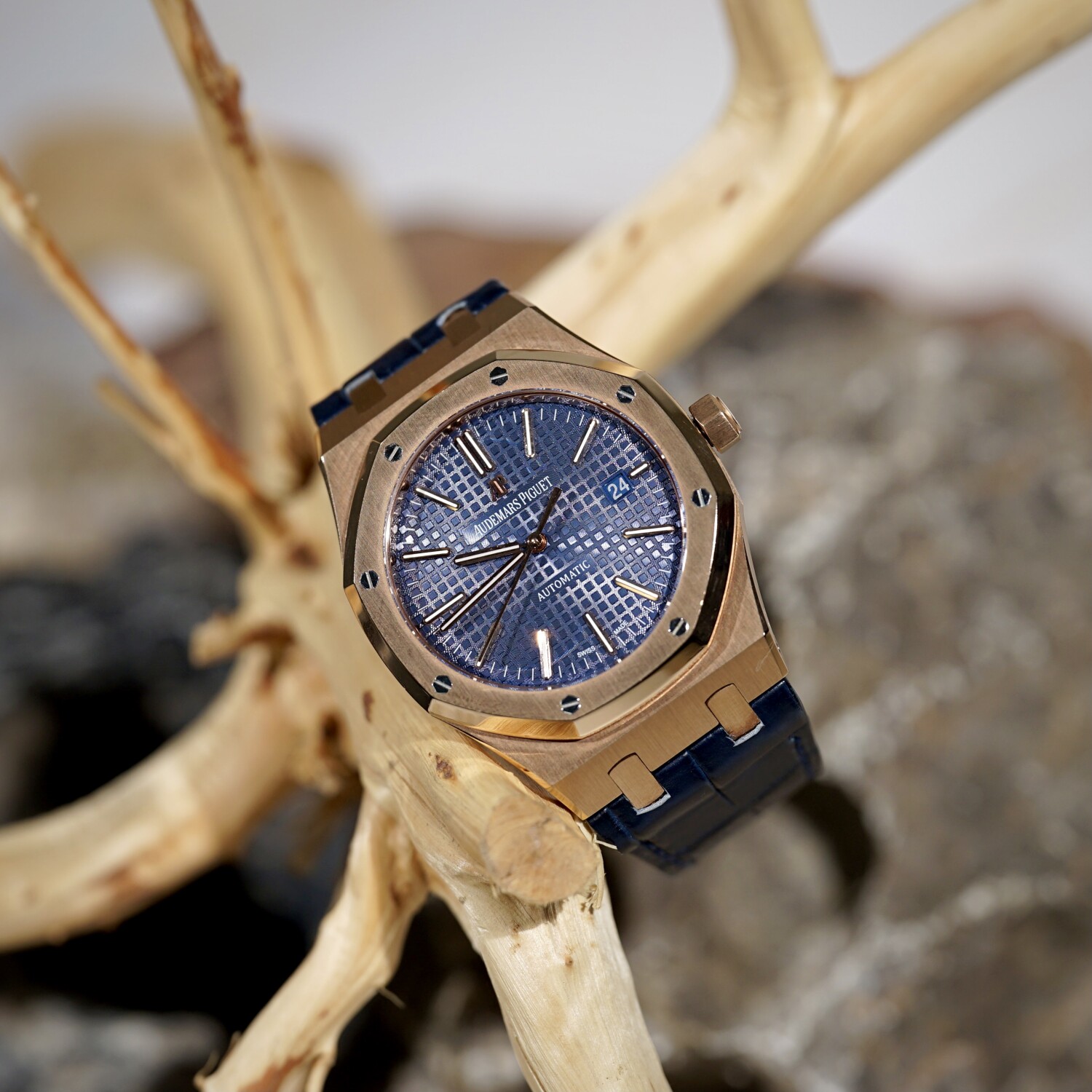 15400 41mm Ma Vang Day Da