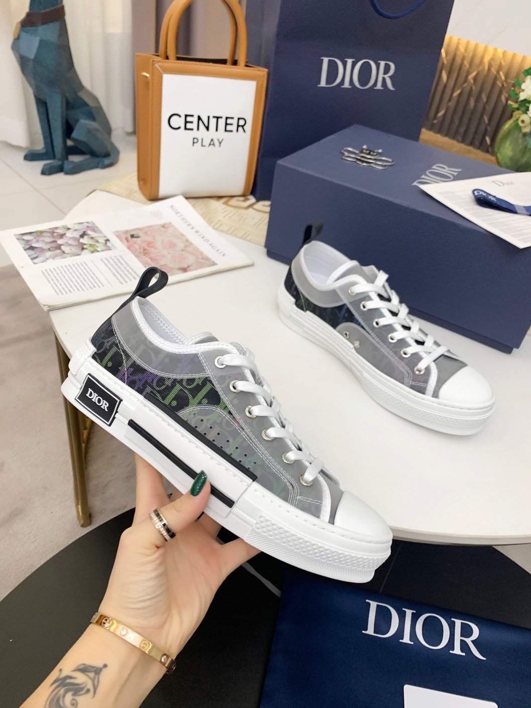 B23 Low Top Dark Gray