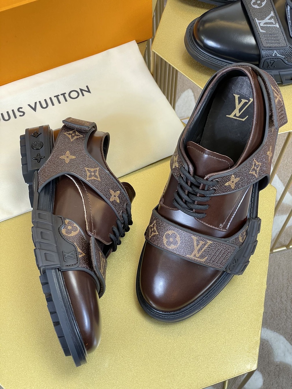 Oxford Leather Lv Man Ss 2022