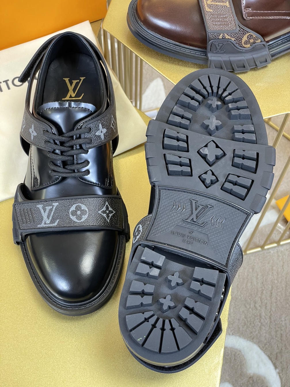 Oxford Leather Lv Man Ss 2022