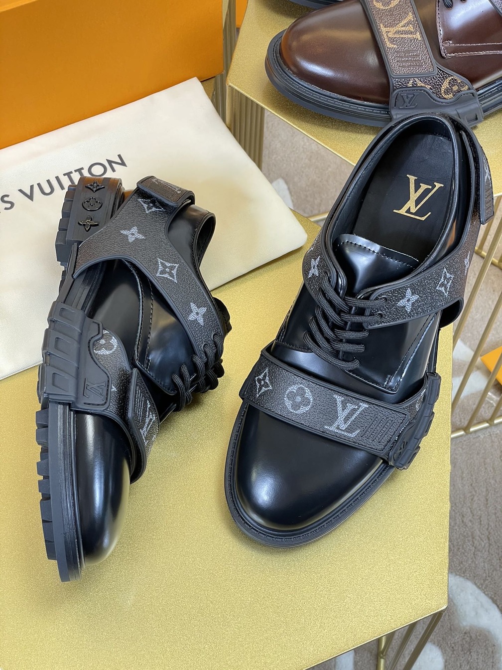 Oxford Leather Lv Man Ss 2022