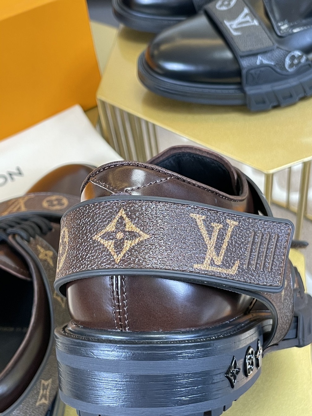 Oxford Leather Lv Man Ss 2022