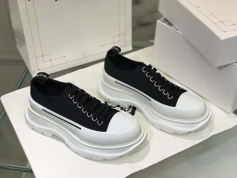 Mc Queen Low Top Canvas Black