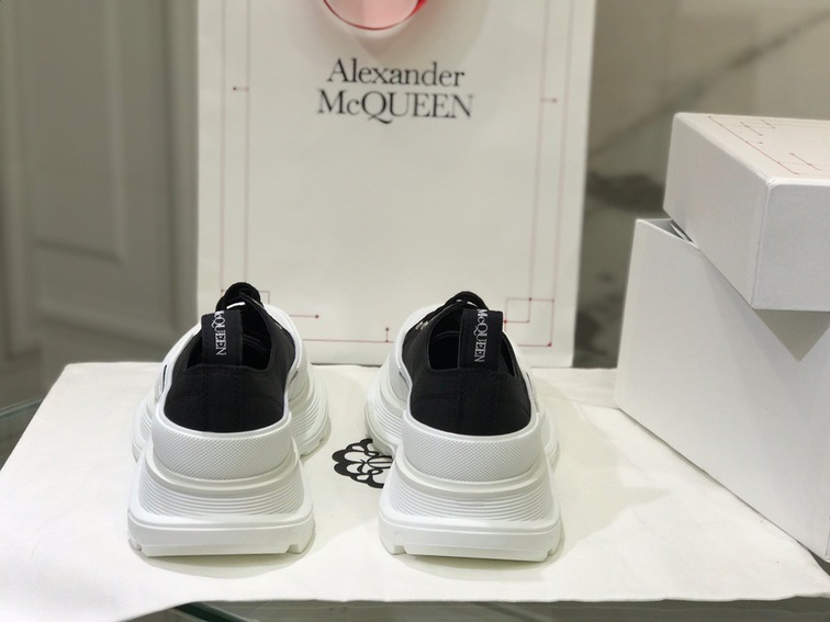 Mc Queen Low Top Canvas Black