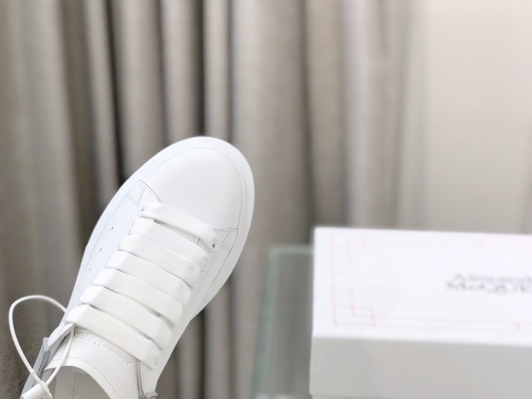Mcqueen Basic Low Top Gray