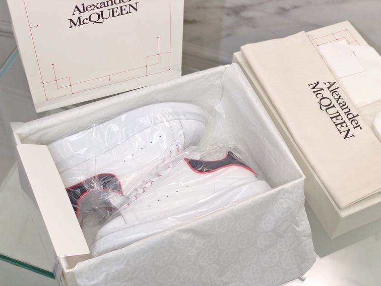 Mcqueen Low Top Basic Black N Red