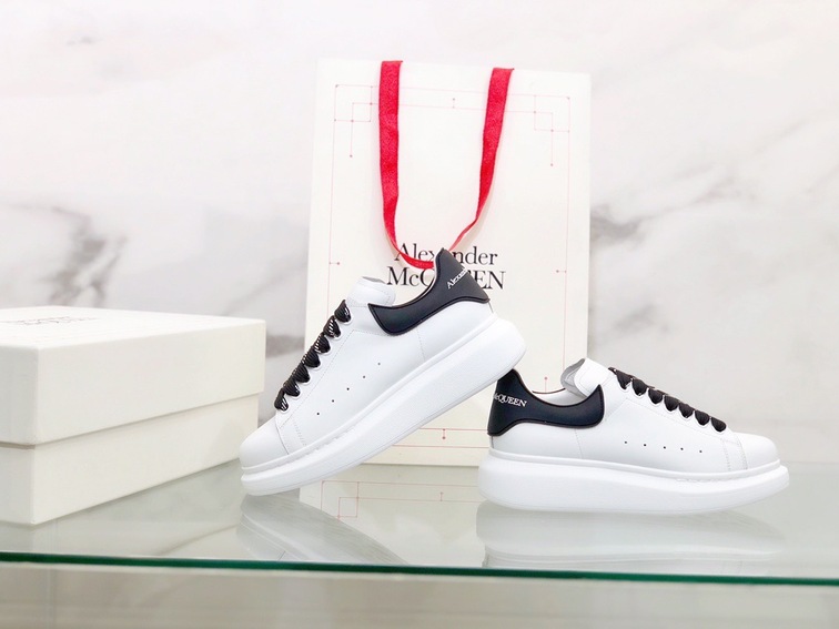 Mcqueen Low Top Basic Black