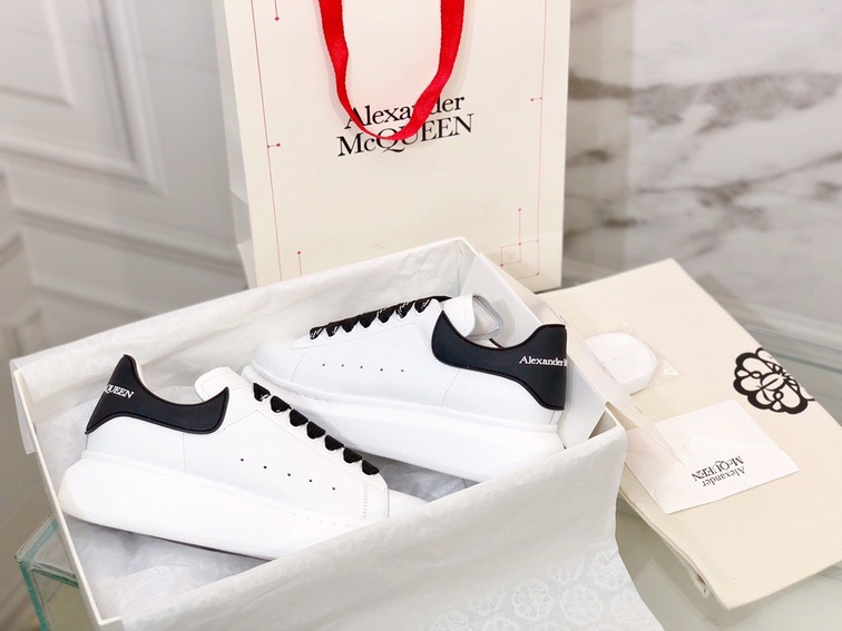 Mcqueen Low Top Basic Black
