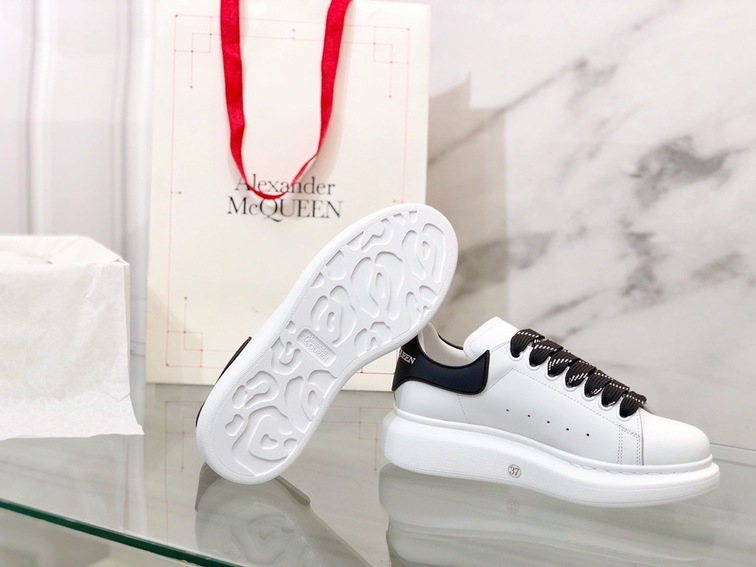 Mcqueen Low Top Basic Black