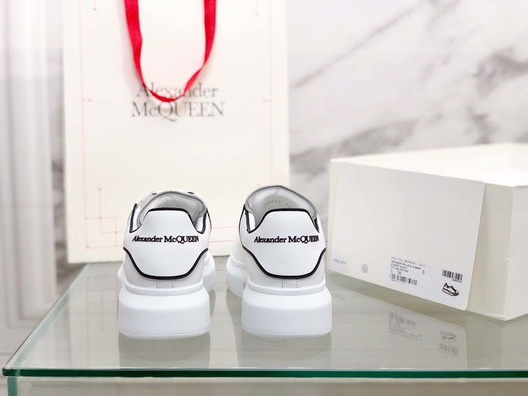 Mcqueen Low Top Basic White N Black