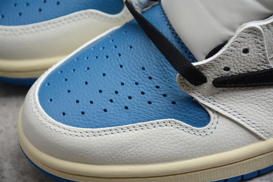 Jordan 1 Fragment Travis Scott