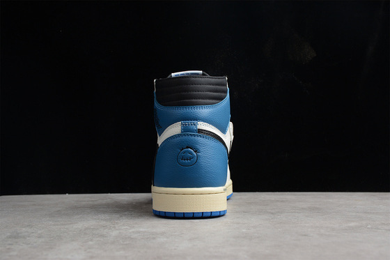 Jordan 1 Fragment Travis Scott