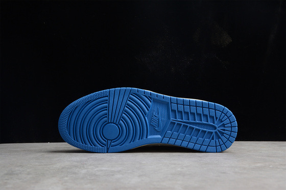 Jordan 1 Fragment Travis Scott