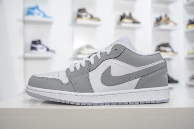 Jordan 1 Low Wolf Grey