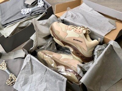 Balenciage Trips Sneakers Beige Gray Ss2022