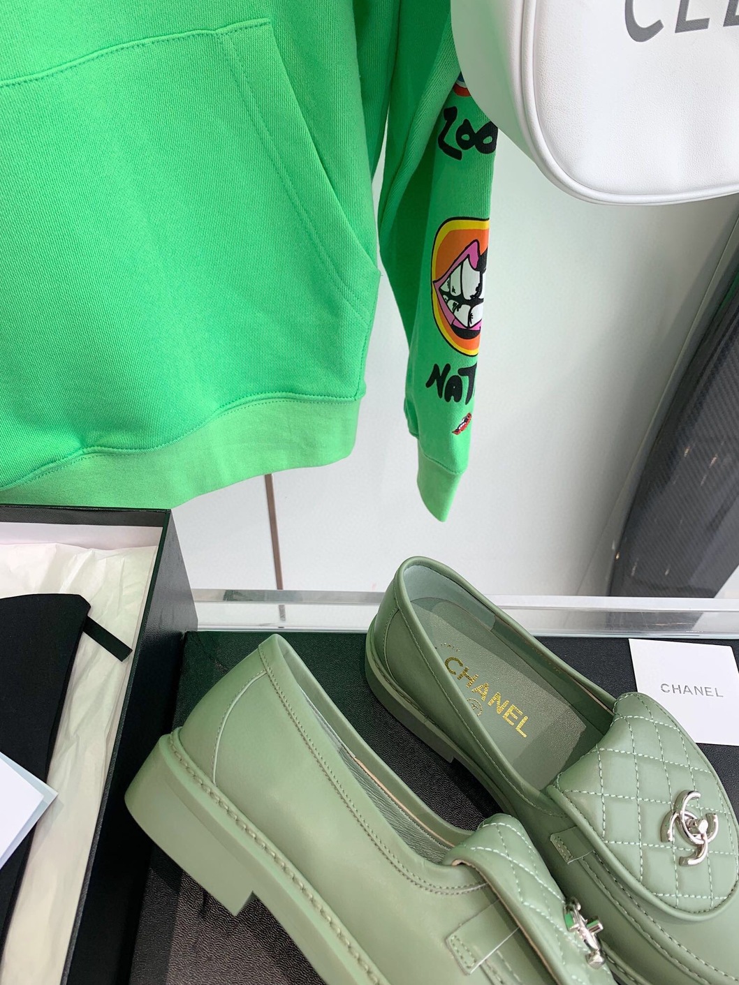 Loafer Chanel Green Ss2022