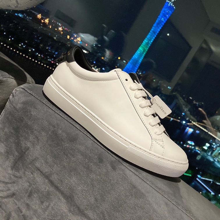 Givenchy Basic Sneakers Black Ss2022