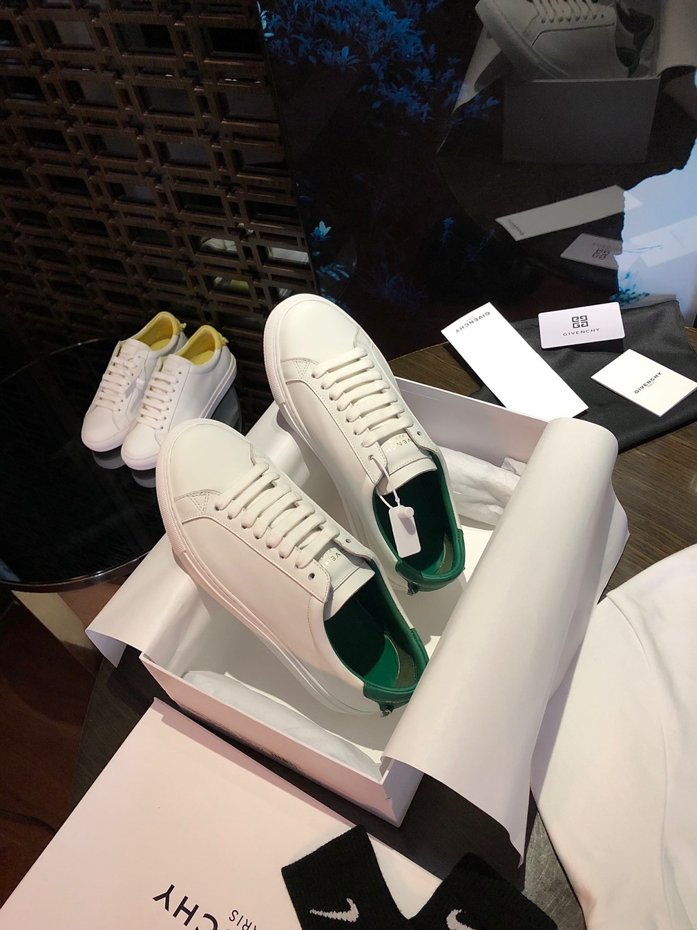Givenchy Basic Sneakers Green Ss2022