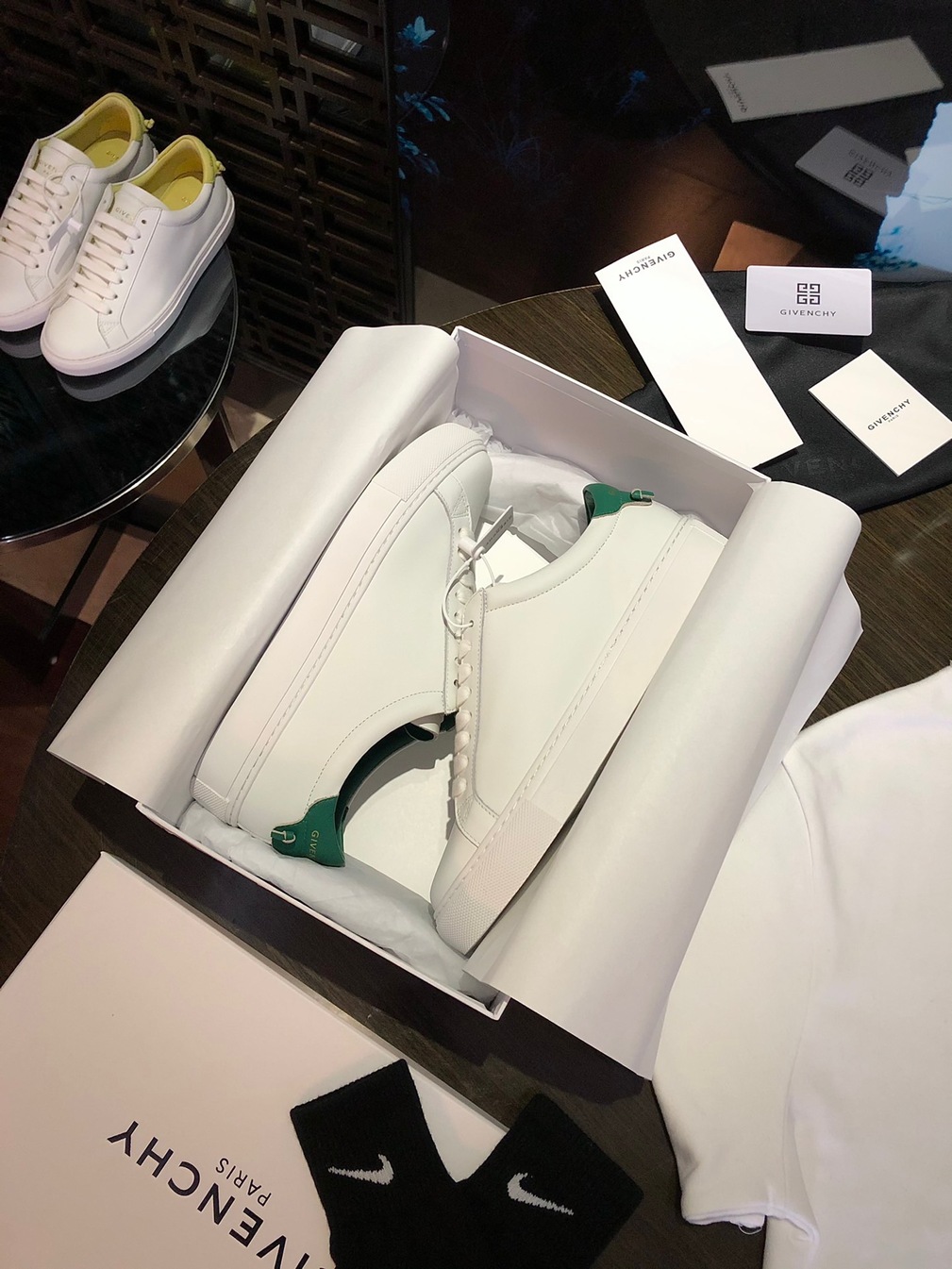 Givenchy Basic Sneakers Green Ss2022