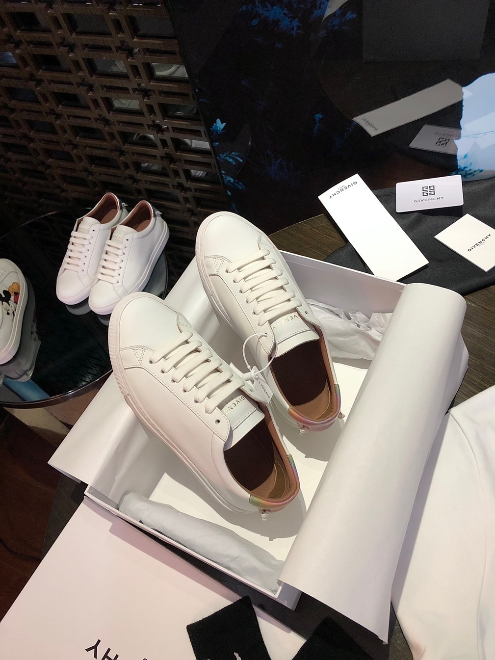 Givenchy Basic Sneakers Hologram Ss2022