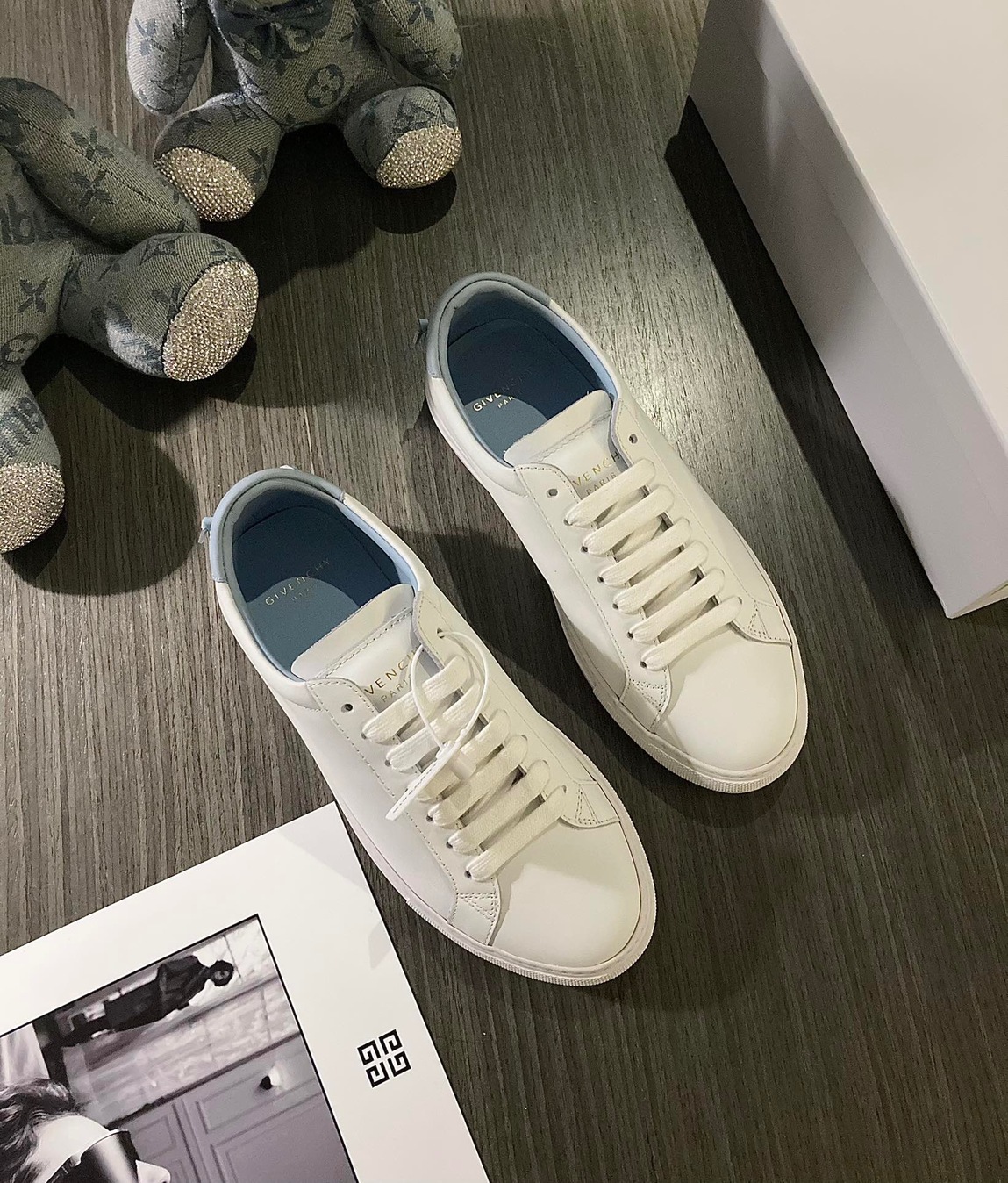 Givenchy Basic Sneakers Light Blue Ss2022