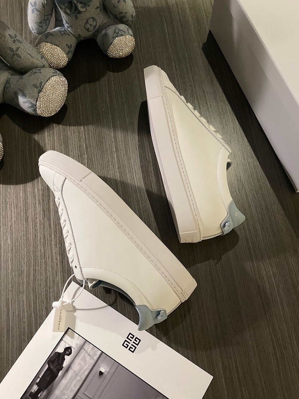 Givenchy Basic Sneakers Light Blue Ss2022