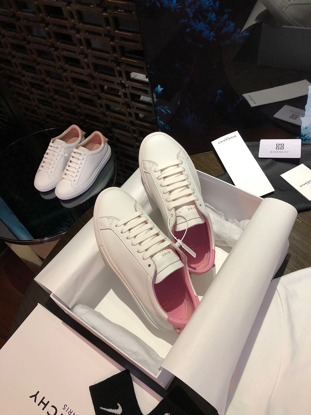 Givenchy Basic Sneakers Pink Ss2022