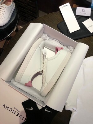 Givenchy Basic Sneakers Pink Ss2022