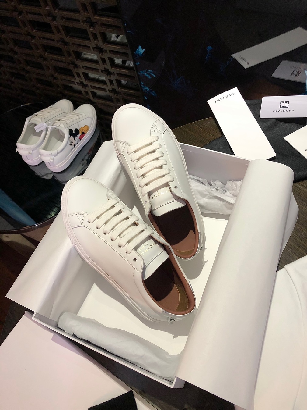 Givenchy Basic Sneakers Sliver Ss2022