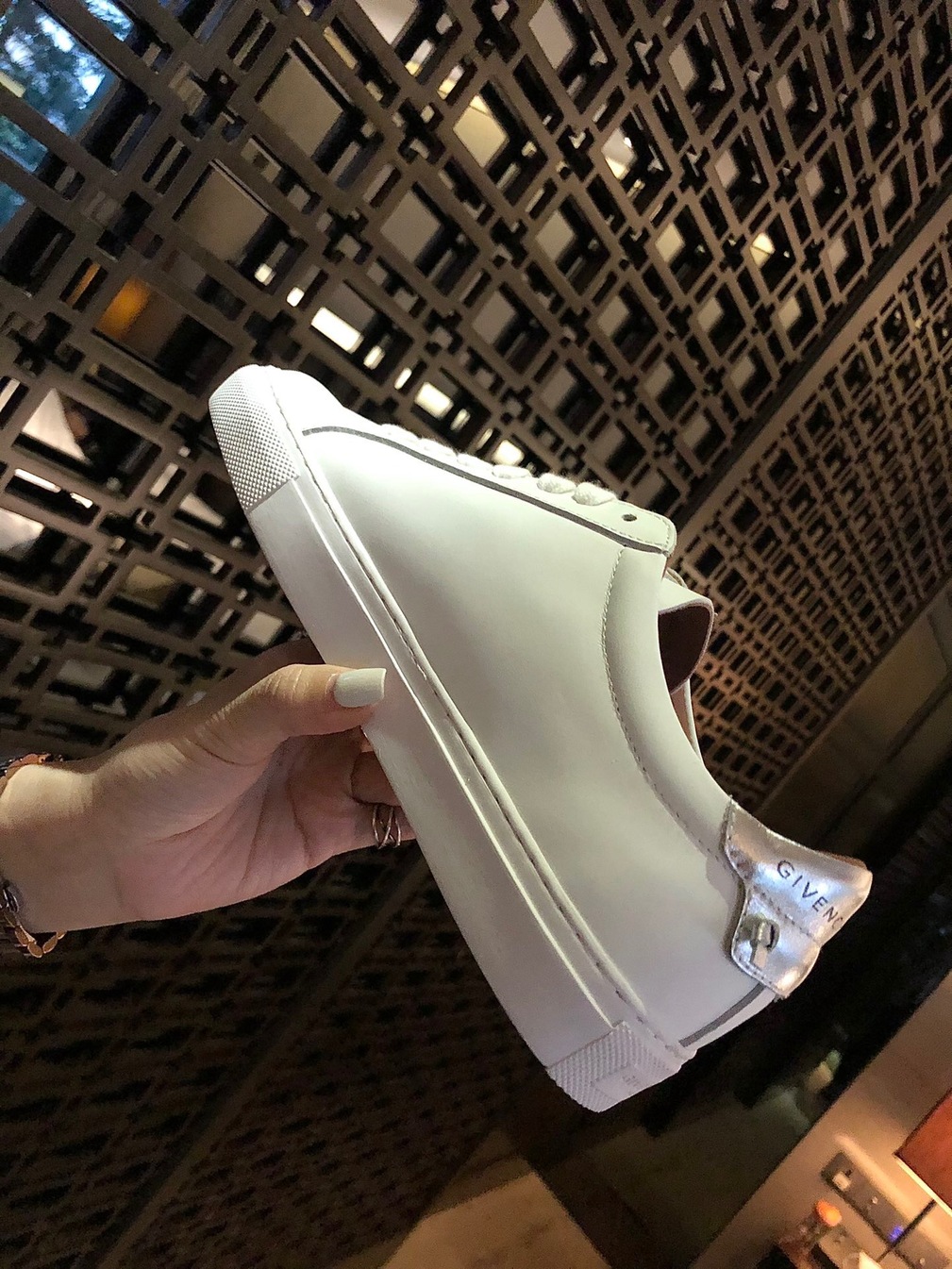 Givenchy Basic Sneakers Sliver Ss2022