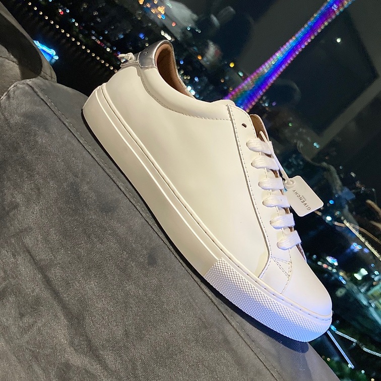Givenchy Basic Sneakers Sliver Ss2022