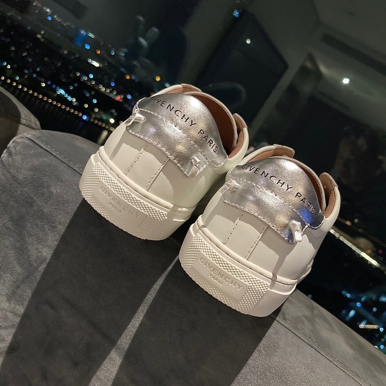 Givenchy Basic Sneakers Sliver Ss2022