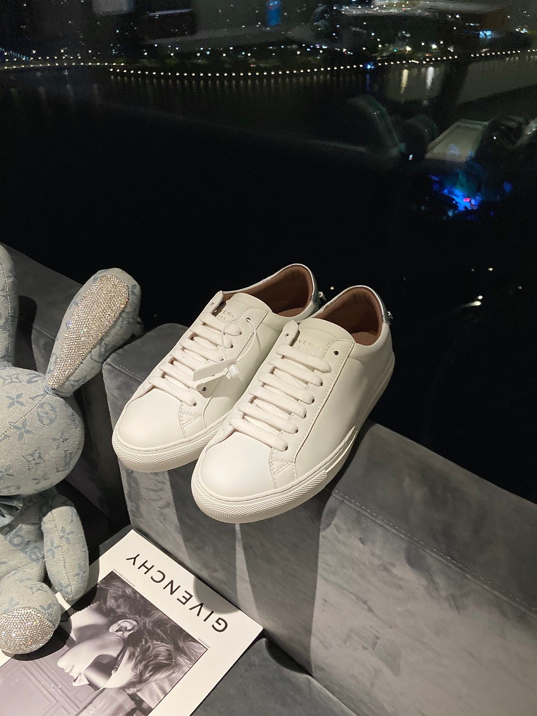 Givenchy Basic Sneakers Sliver Ss2022