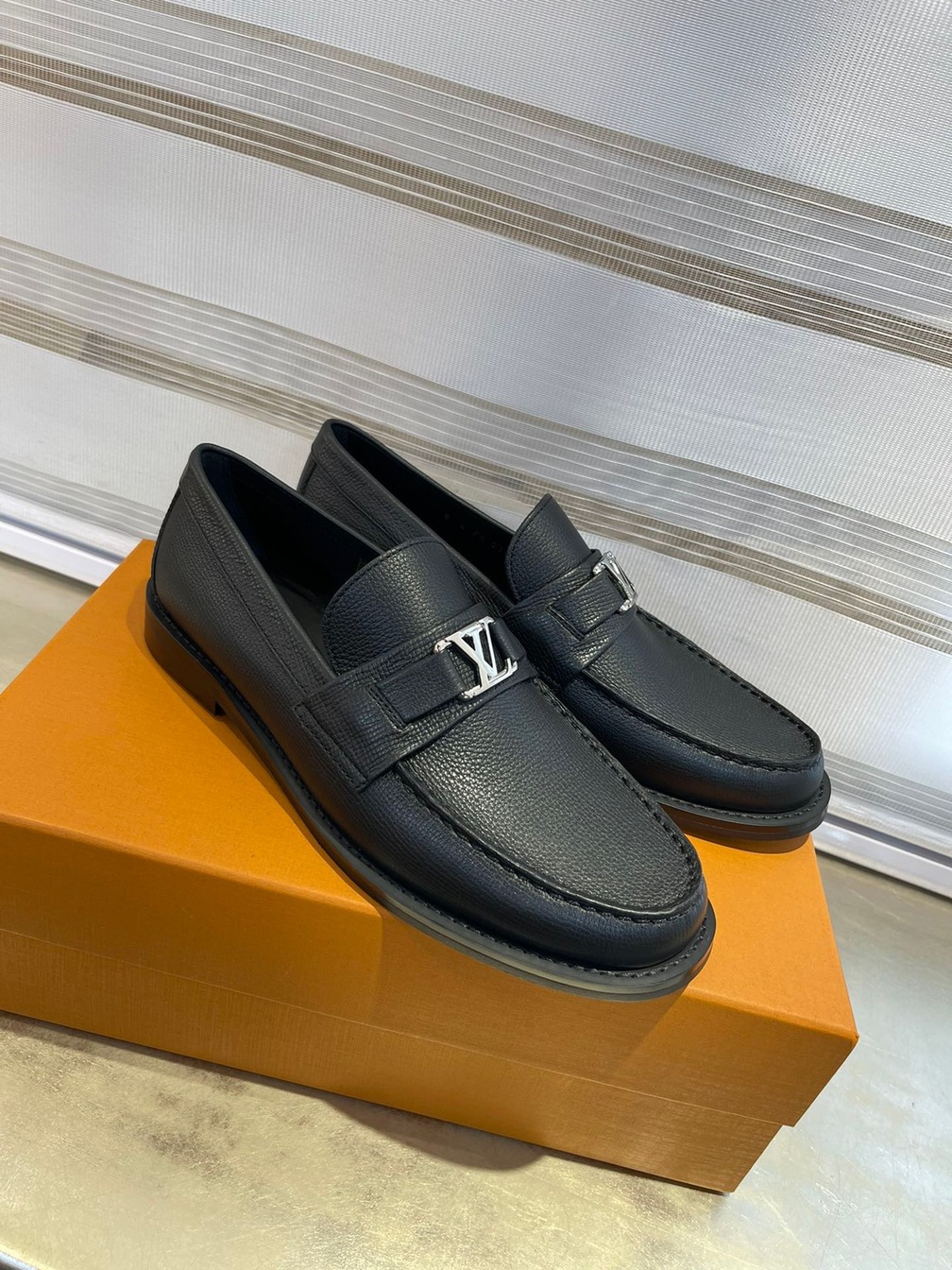 Loafer Lv Leather Logo Ss2022