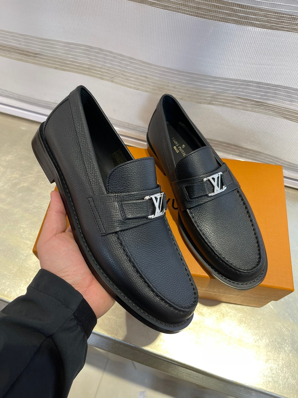 Loafer Lv Leather Logo Ss2022
