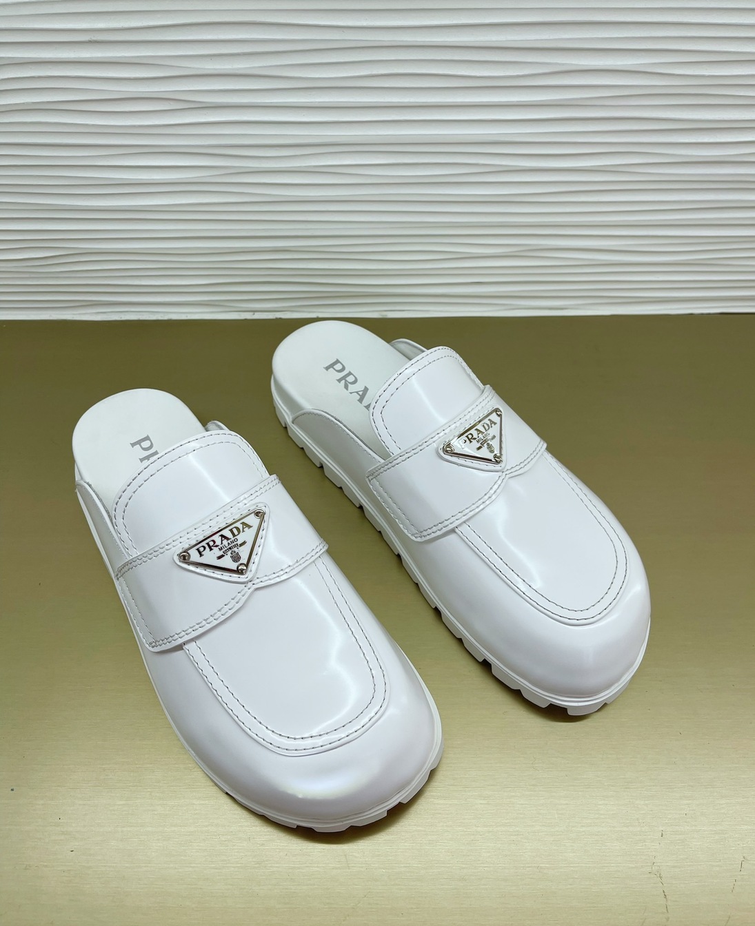 Loafer Slipon Chanel White Leather Ss2022