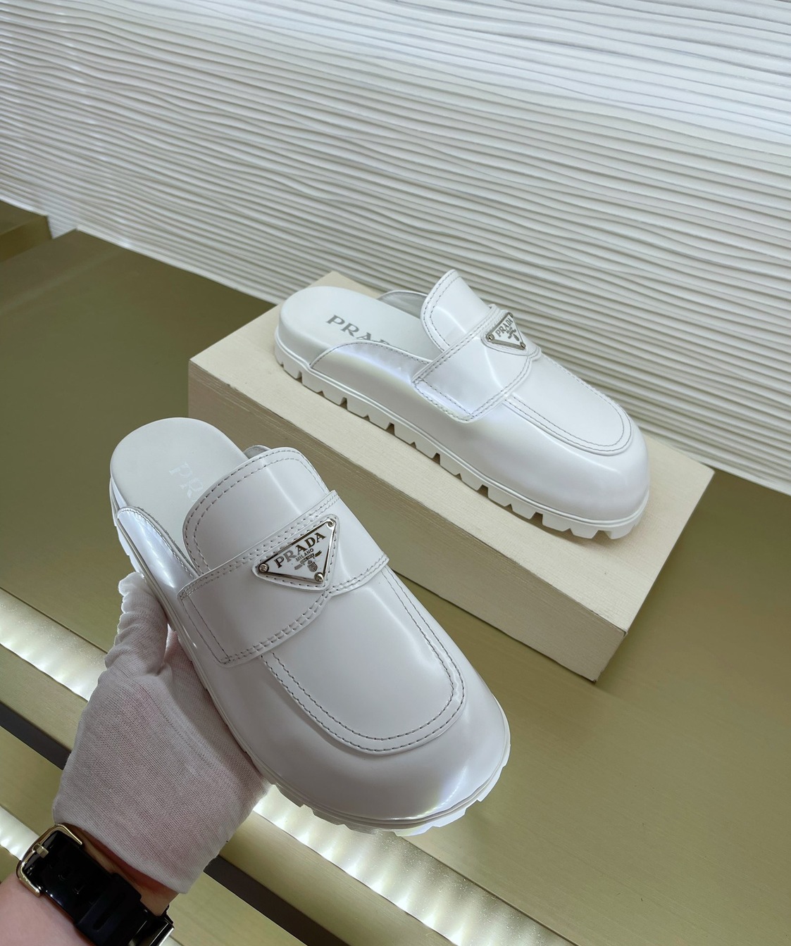 Loafer Slipon Chanel White Leather Ss2022