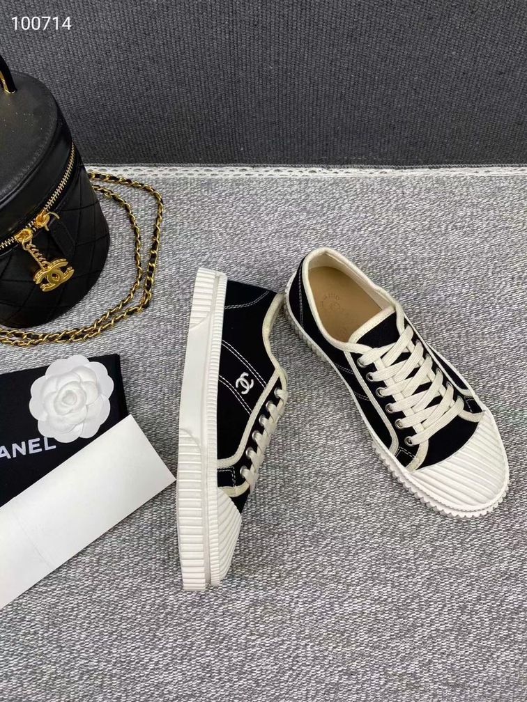 Woman Sneakers Chanel Ss2022