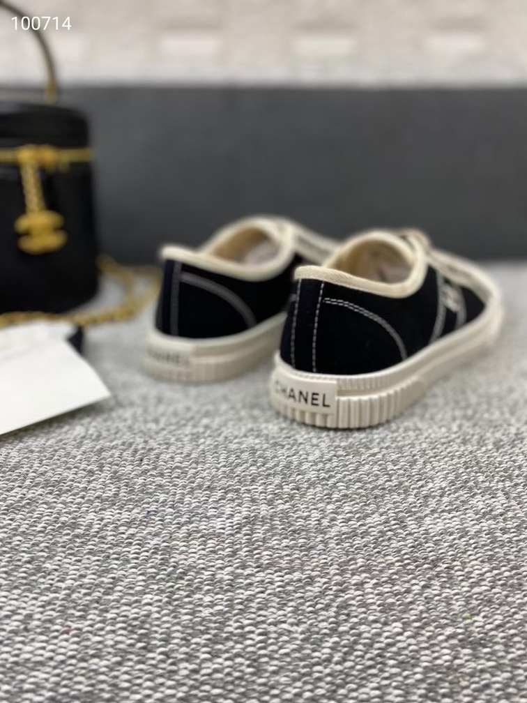 Woman Sneakers Chanel Ss2022