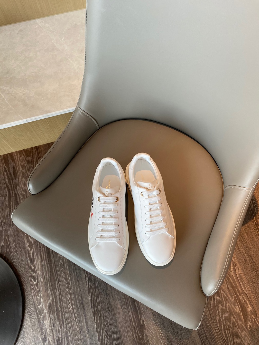 Lv Logo Basic Sneakers Ss2022