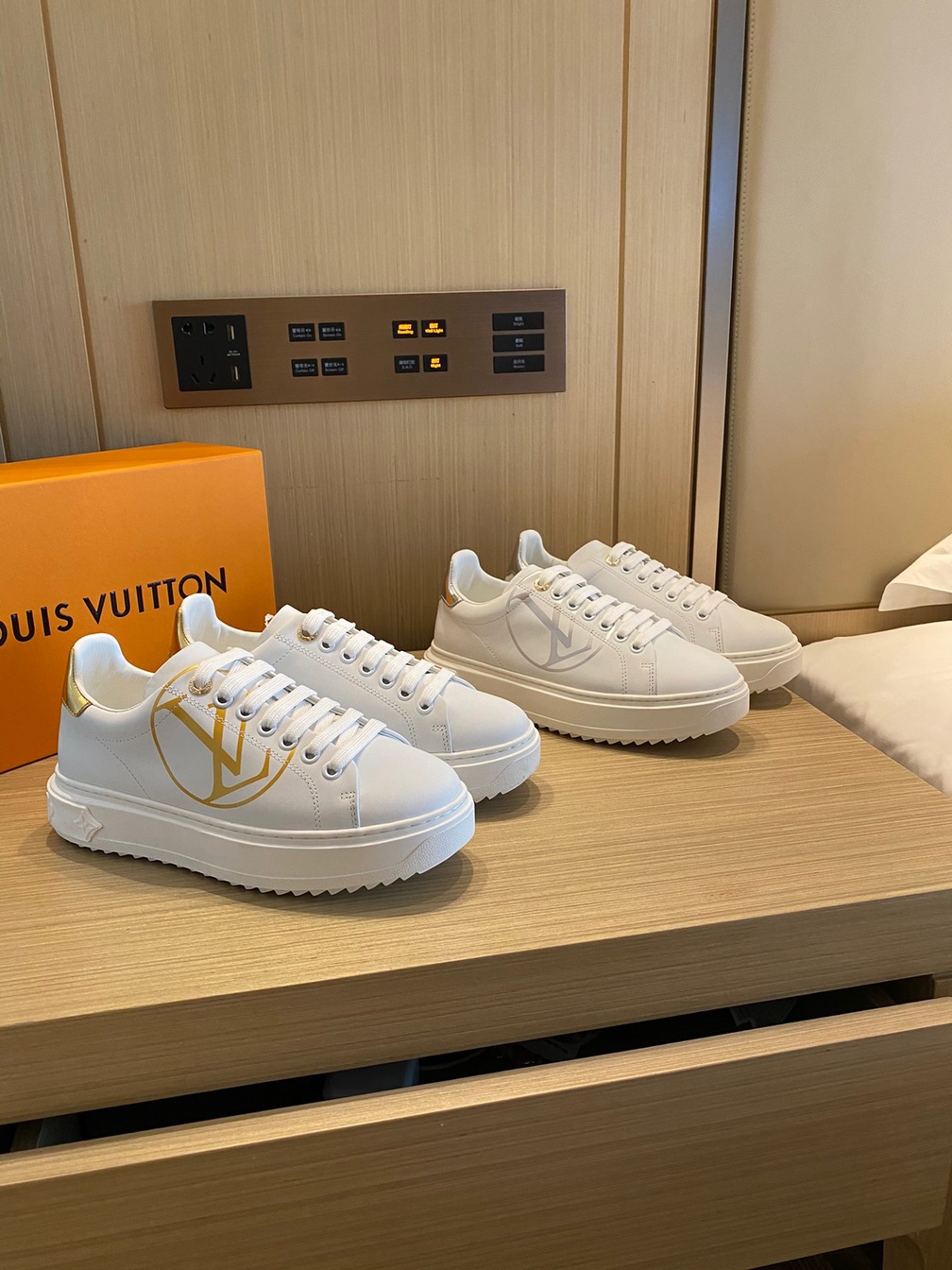 Lv Logo Basic Sneakers Ss2022