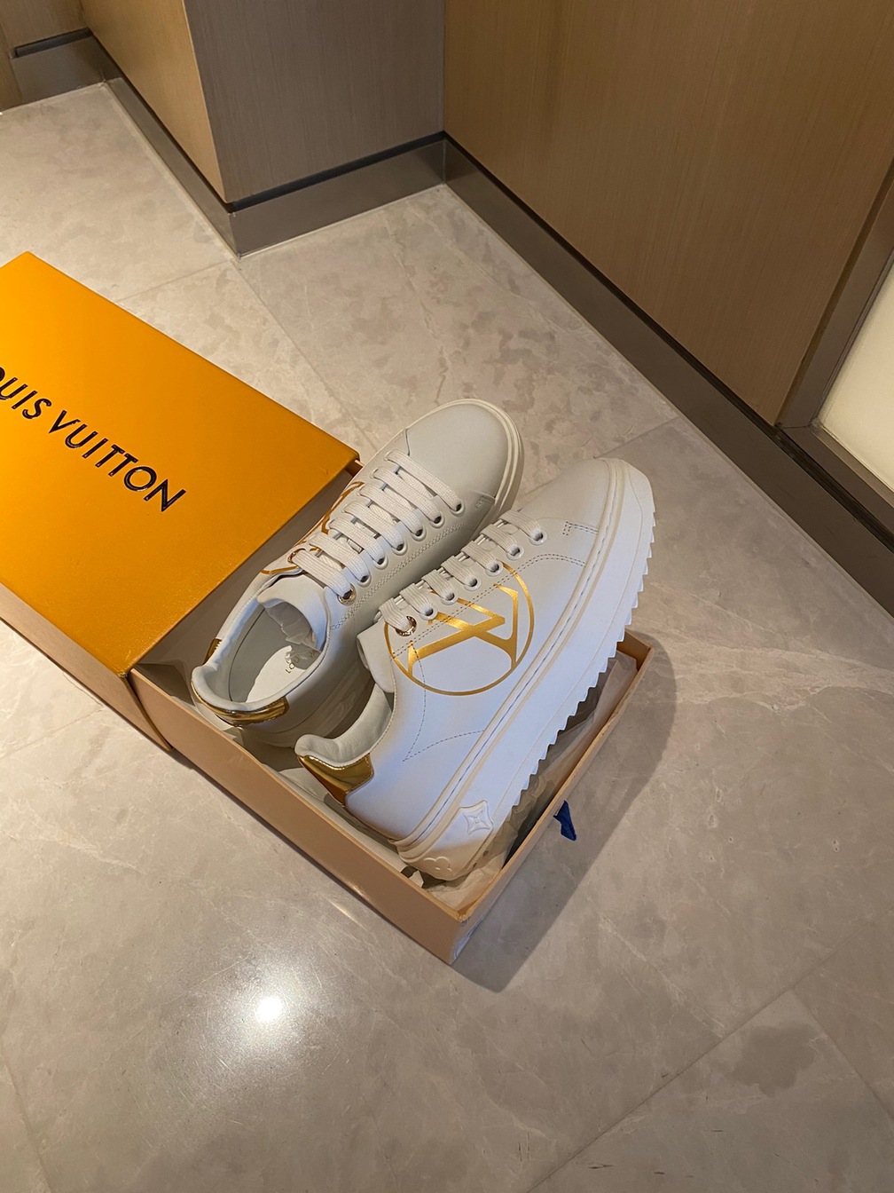 Lv Logo Basic Sneakers Ss2022