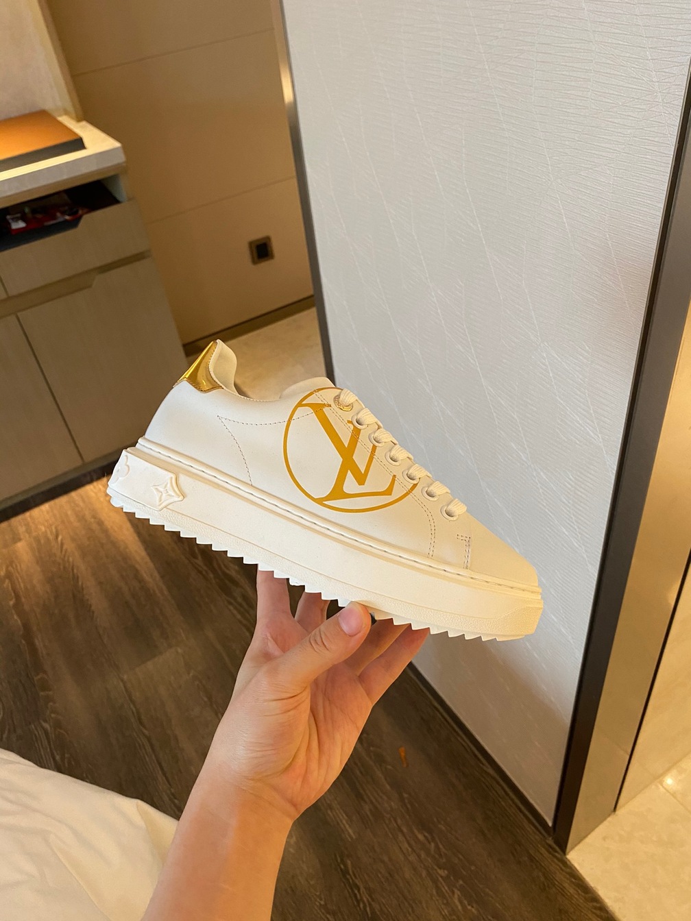 Lv Logo Basic Sneakers Ss2022