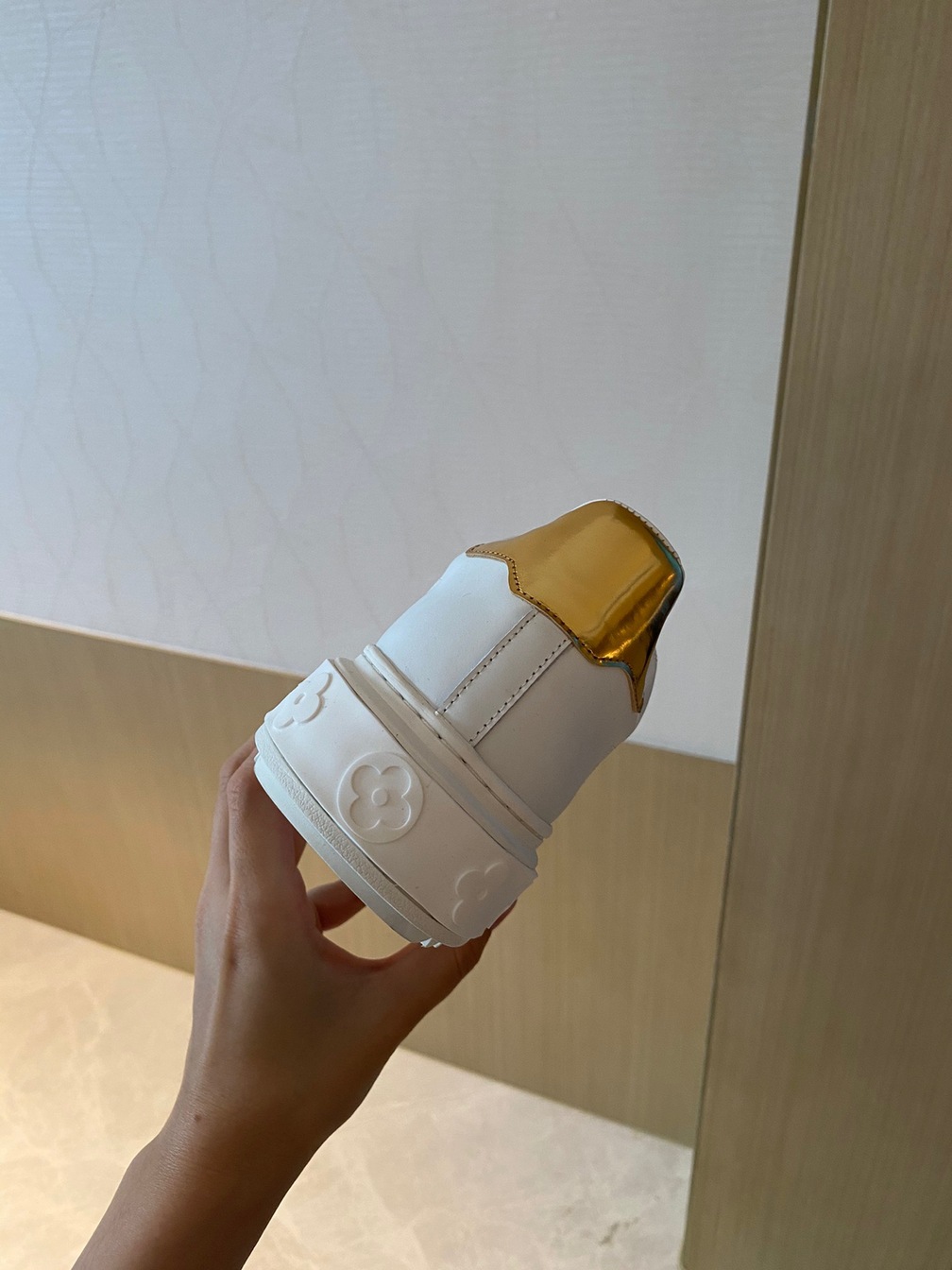 Lv Logo Basic Sneakers Ss2022
