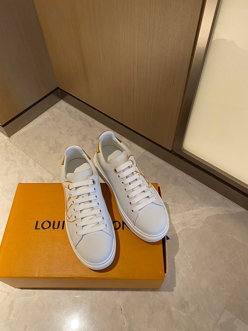 Lv Logo Basic Sneakers Ss2022