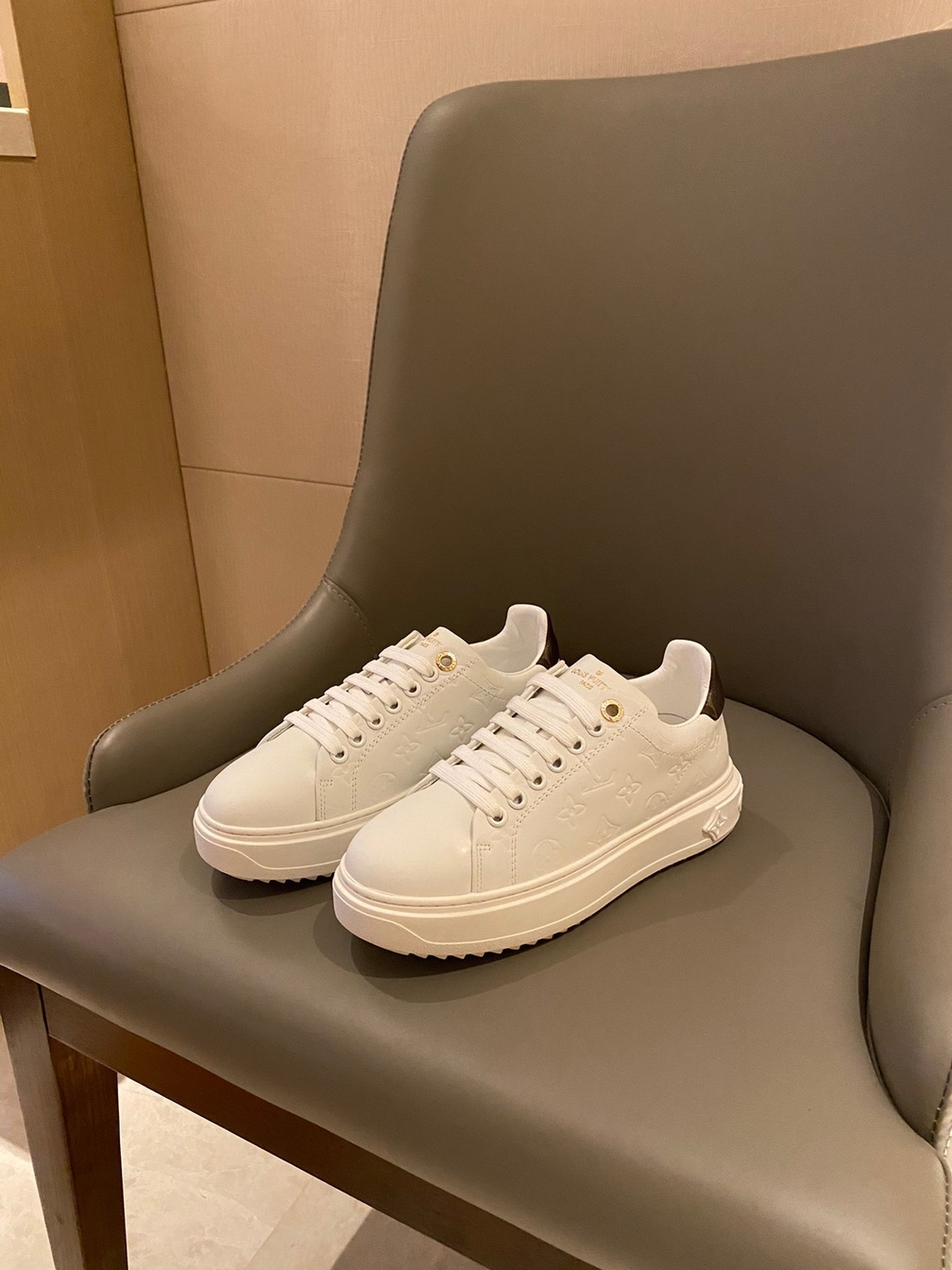 Lv Monogram Logo Basic Ss2022