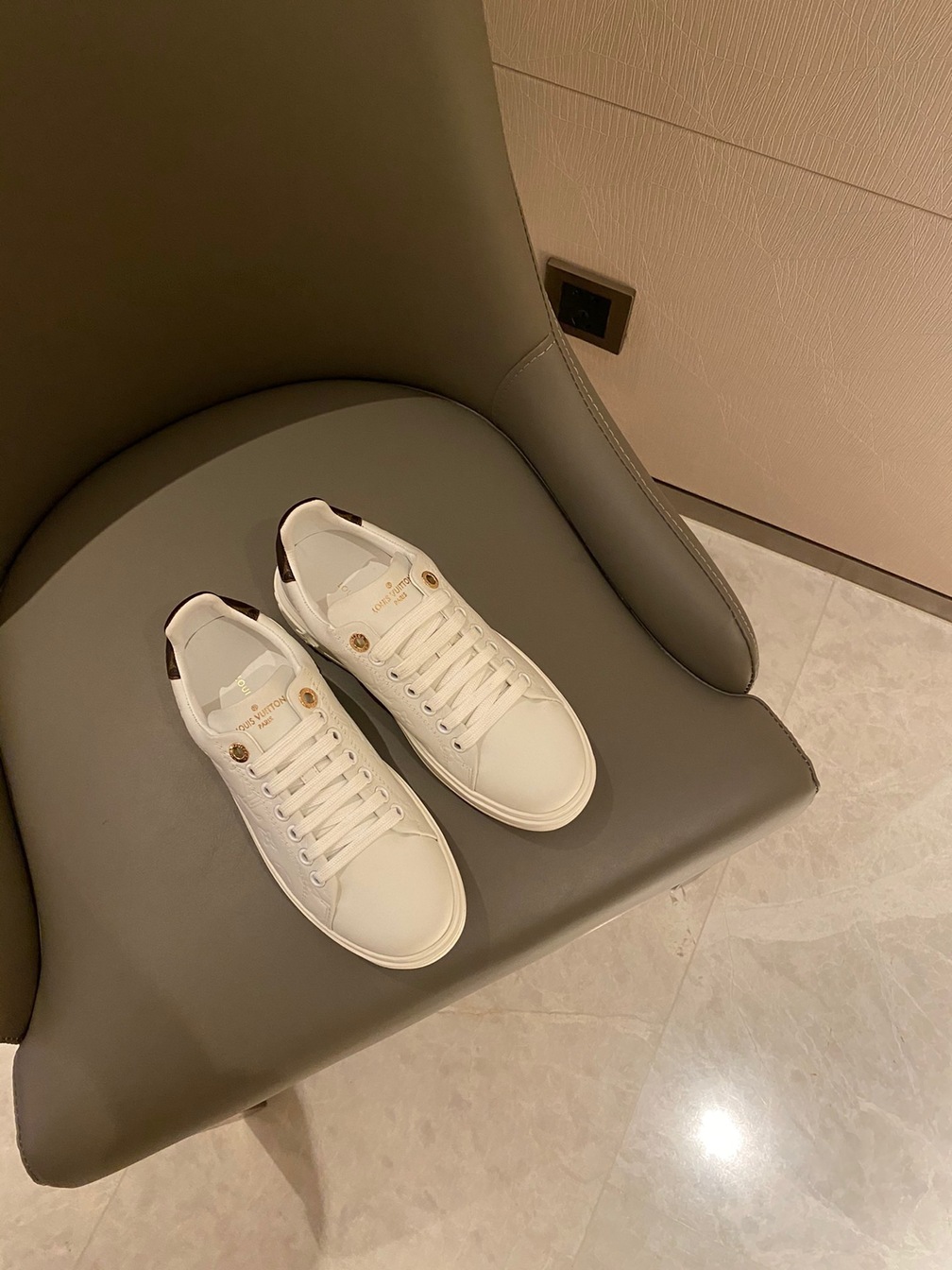 Lv Monogram Logo Basic Ss2022
