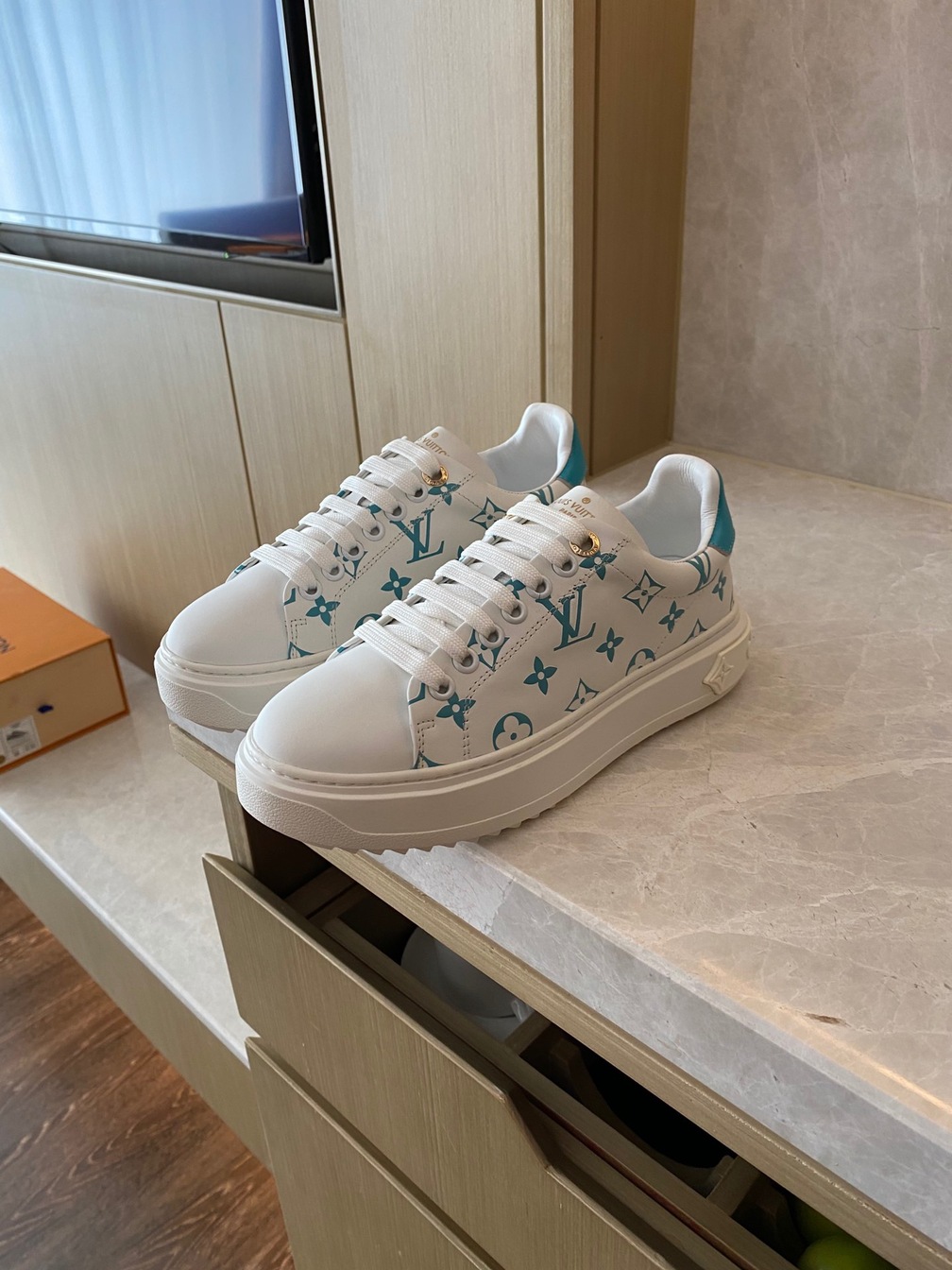 Lv Monogram Logo Basic Ss2022