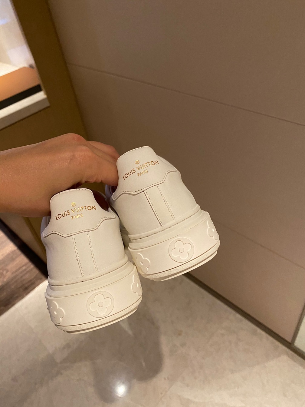Lv Sneakers Logo Ss2022
